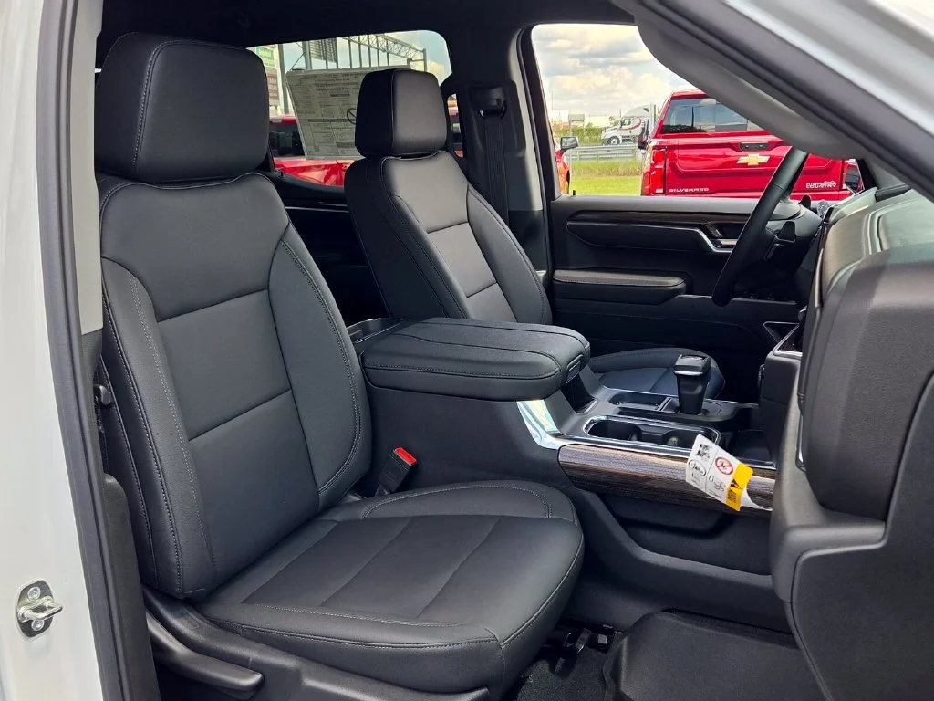 New 2026 Summit White Chevrolet LT image 41