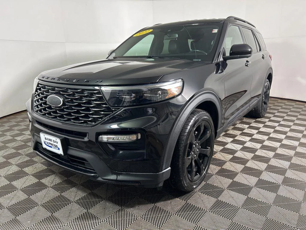 Used 2022 Black Metallic Ford ST-Line image 13