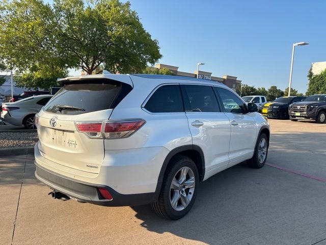 Used 2016 White Toyota Limited Platinum V6 image 5