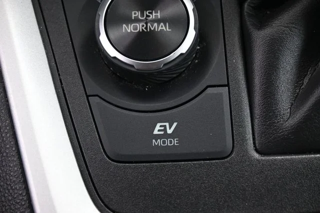 Used 2025 Red Toyota XLE image 28