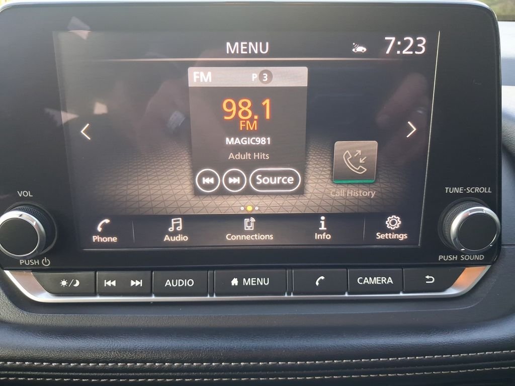 Used 2024 Gray Nissan SV image 11