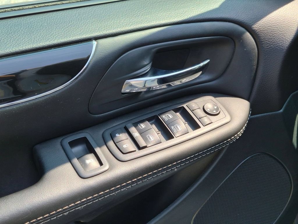 Used 2018 White Dodge SE Plus image 12