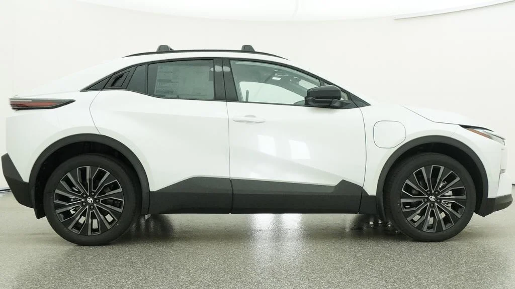 New 2026 Wind Chill Pearl Toyota XSE image 40