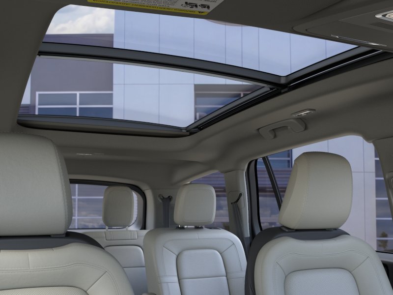 New 2026 Whisper Blue Metallic Clearcoat Lincoln Reserve® image 48