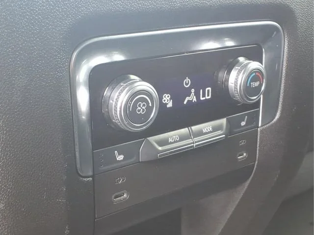 Used 2025 Sterling Metallic GMC Denali image 21