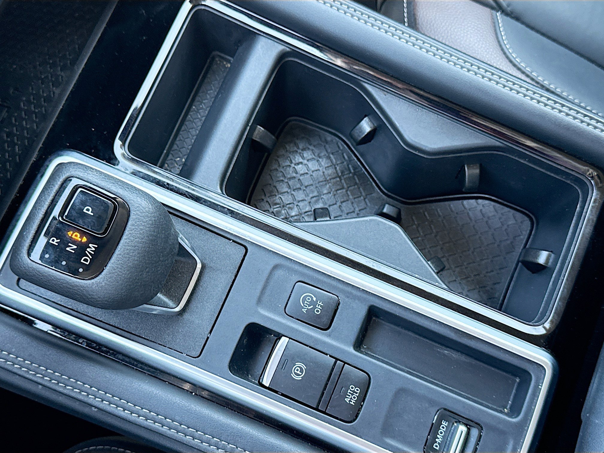 Used 2025 Gun Metallic Nissan Platinum image 30