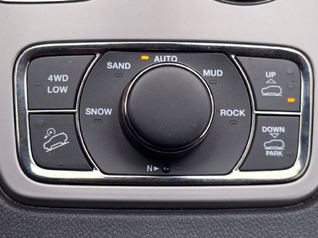 Used 2021 Diamond Black Crystal Pearlcoat Jeep High Altitude image 18