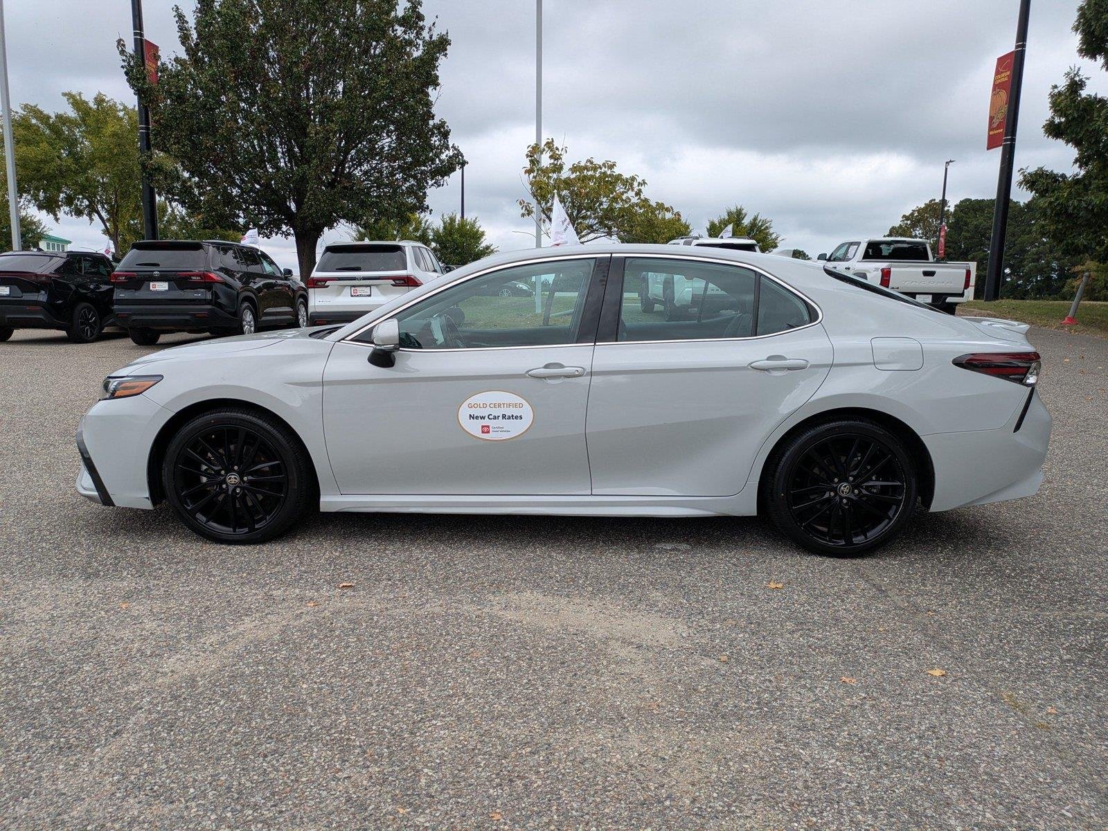 Used 2024  Toyota XSE image 7