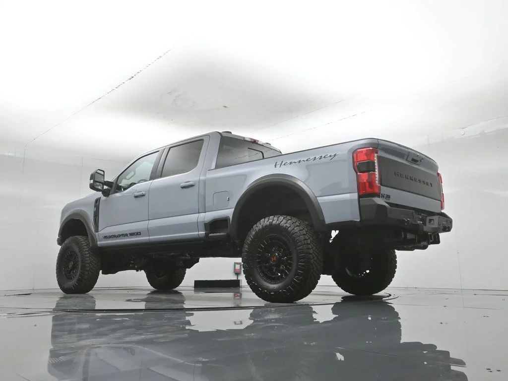 New 2026 Glacier Gray Metallic Tri-Coat Ford Lariat image 54