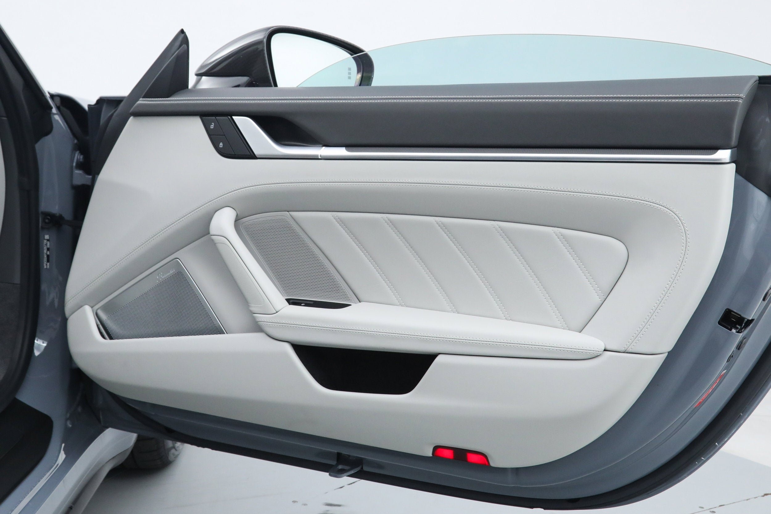 Used 2024 Gray Porsche Turbo S Cabriolet image 17