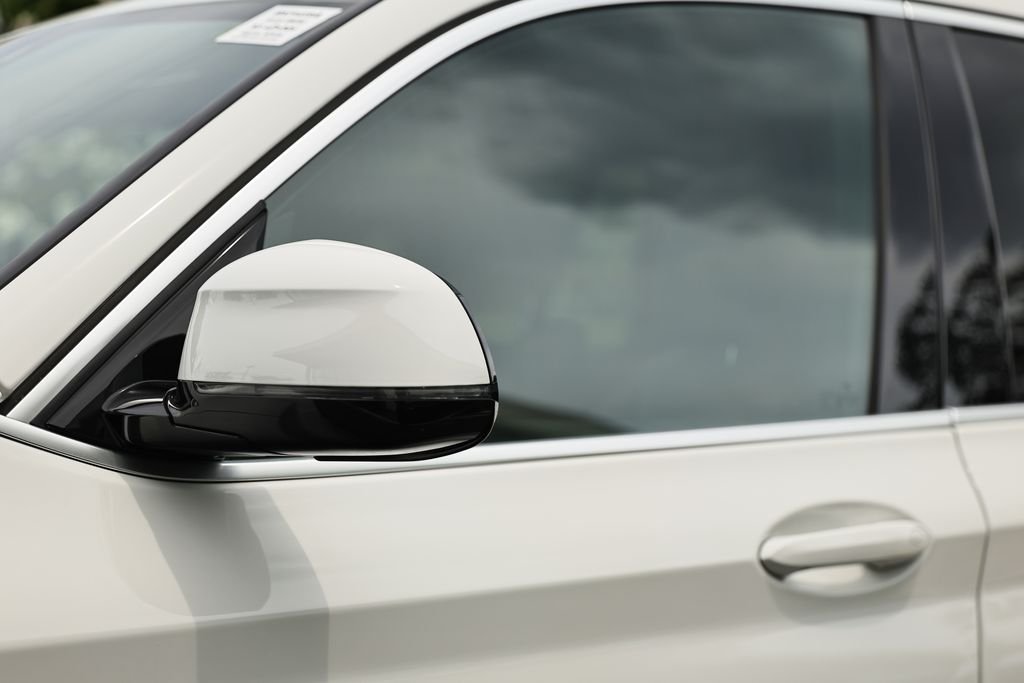 Used 2020 Alpine White BMW xDrive30i image 11