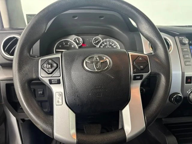 Used 2015 Silver Toyota SR5 image 21