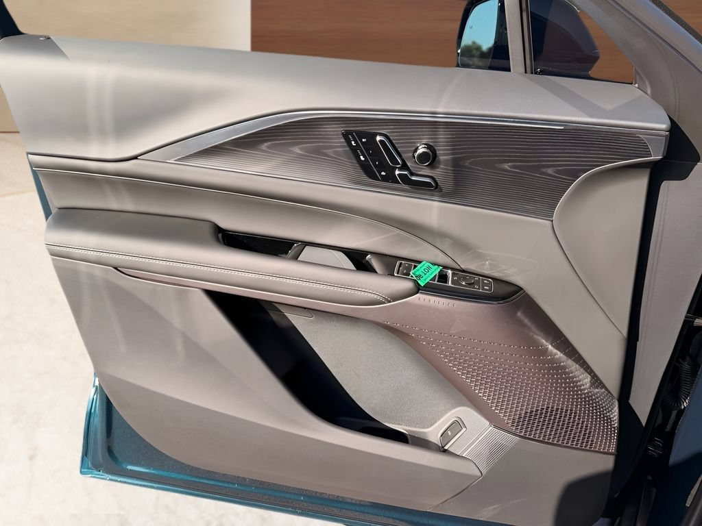 2026 Cadillac LYRIQ Luxury - Photo 18