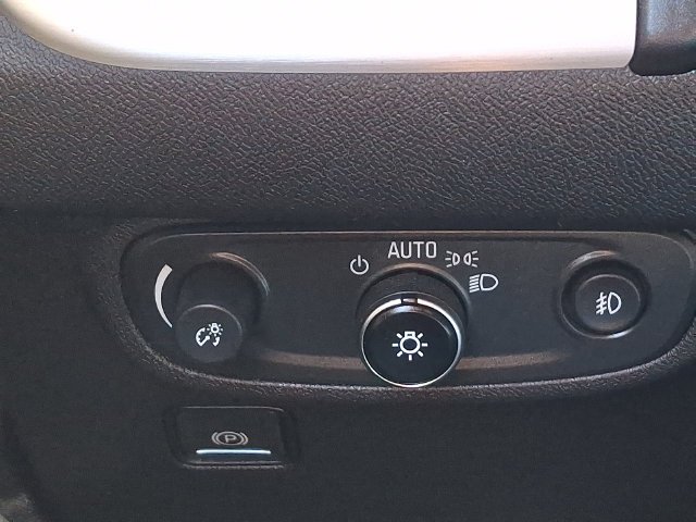 2023 GMC Terrain SLT - Photo 24