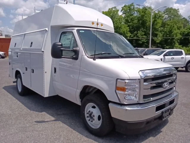 2026 Ford E-Series DRW E-350 Super Duty 138 in WB's photo