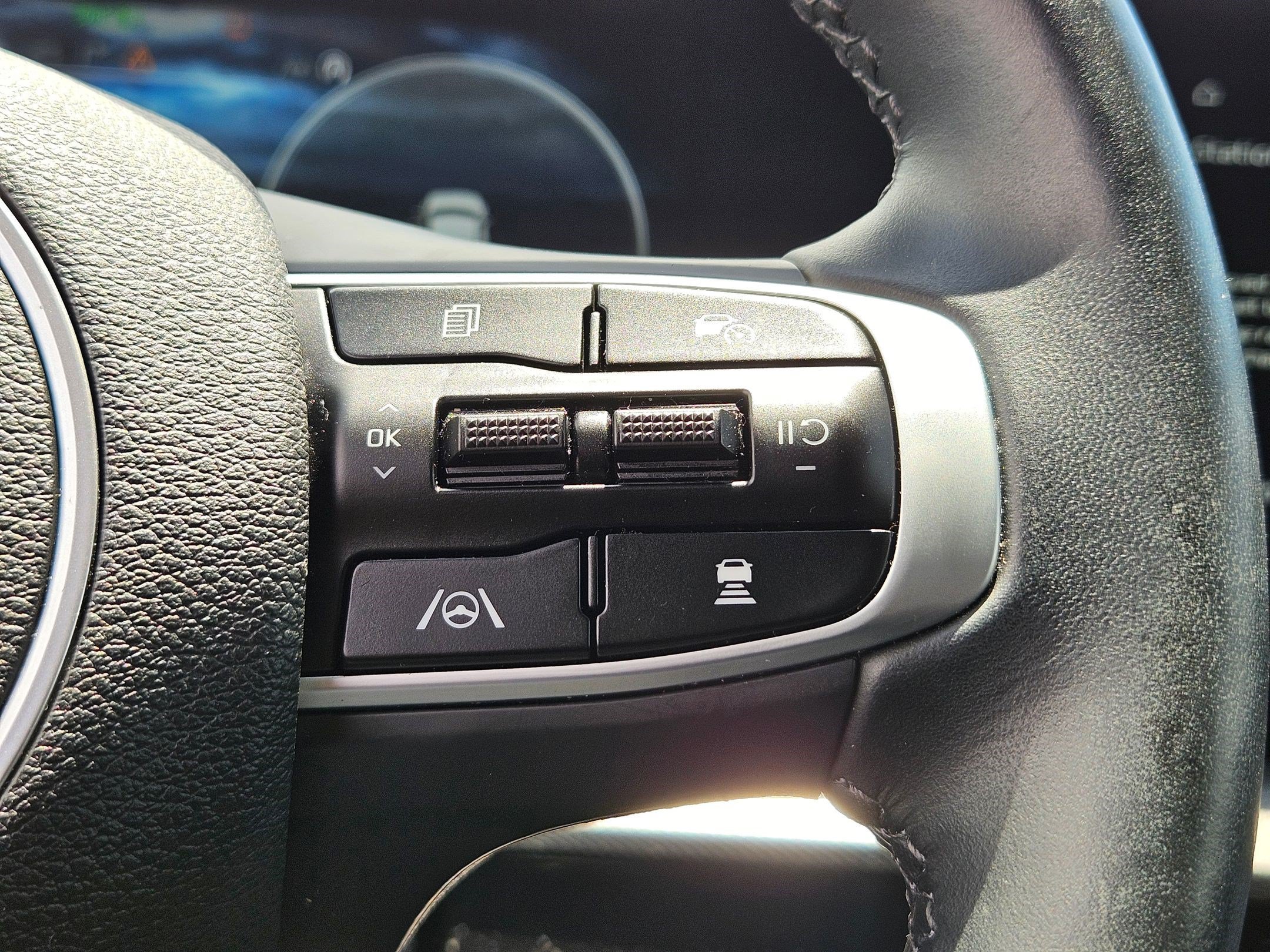 Used 2025 Glacial White Pearl Kia SX-Prestige image 17