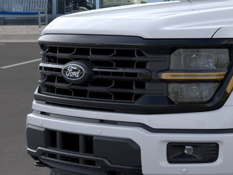 New 2026 Oxford White Ford XLT image 23
