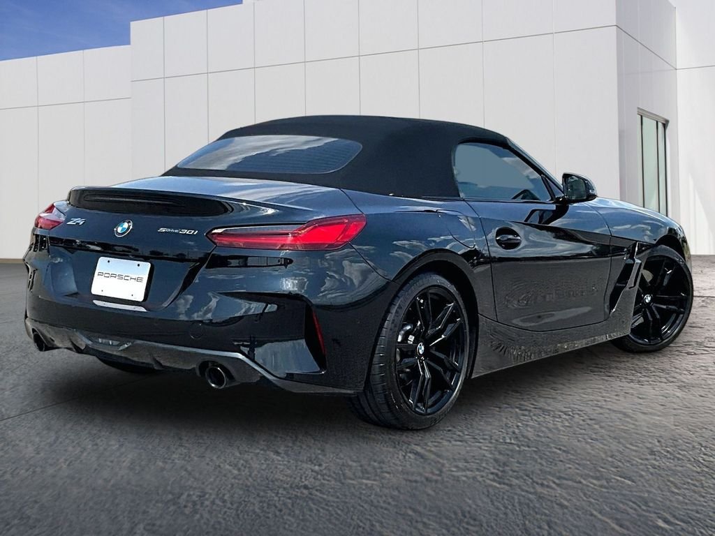 Used 2024 Black BMW sDrive30i image 7