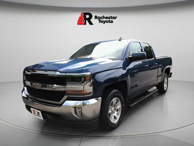 Used 2018 Blue Chevrolet LT image 3