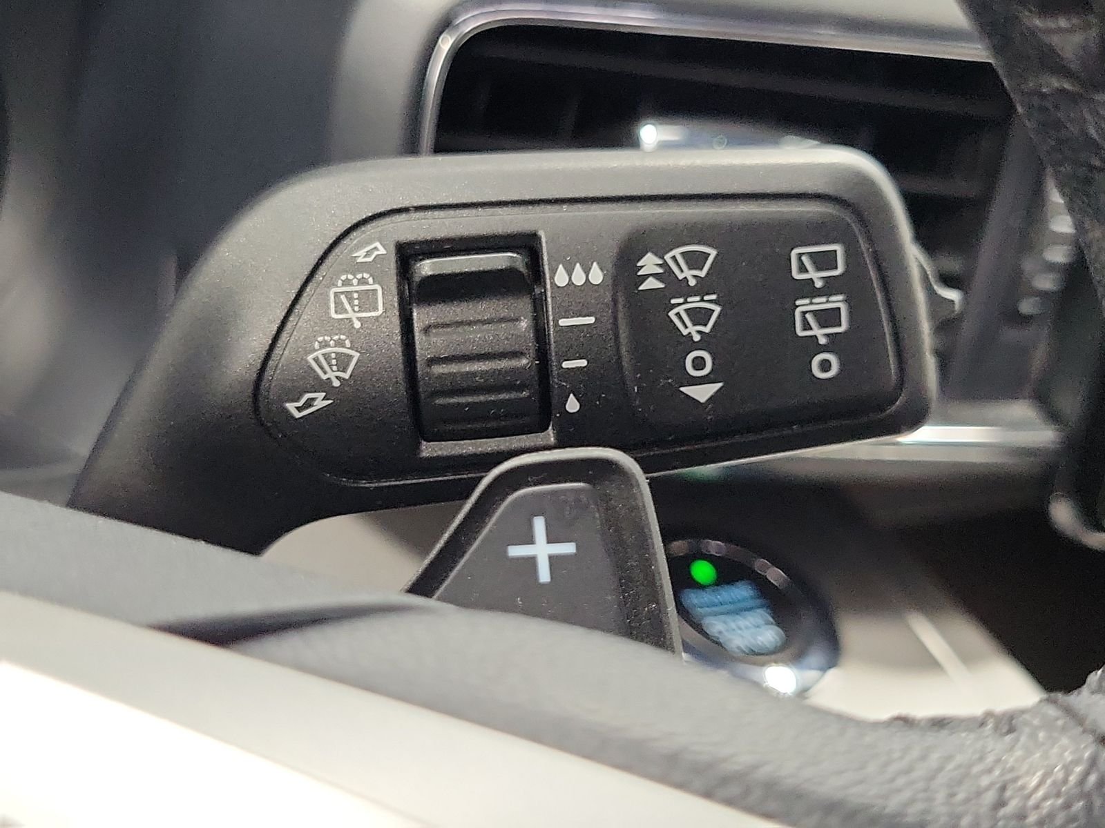 Used 2020 Silver Ford XLT image 18