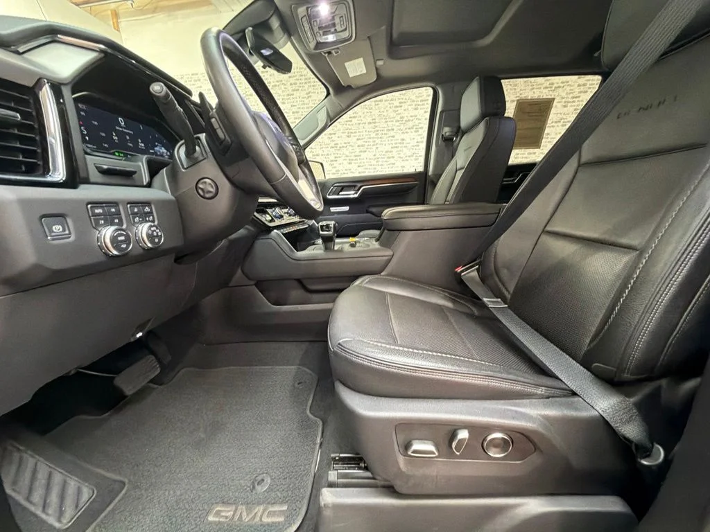 Used 2025 Sterling Metallic GMC Denali image 22