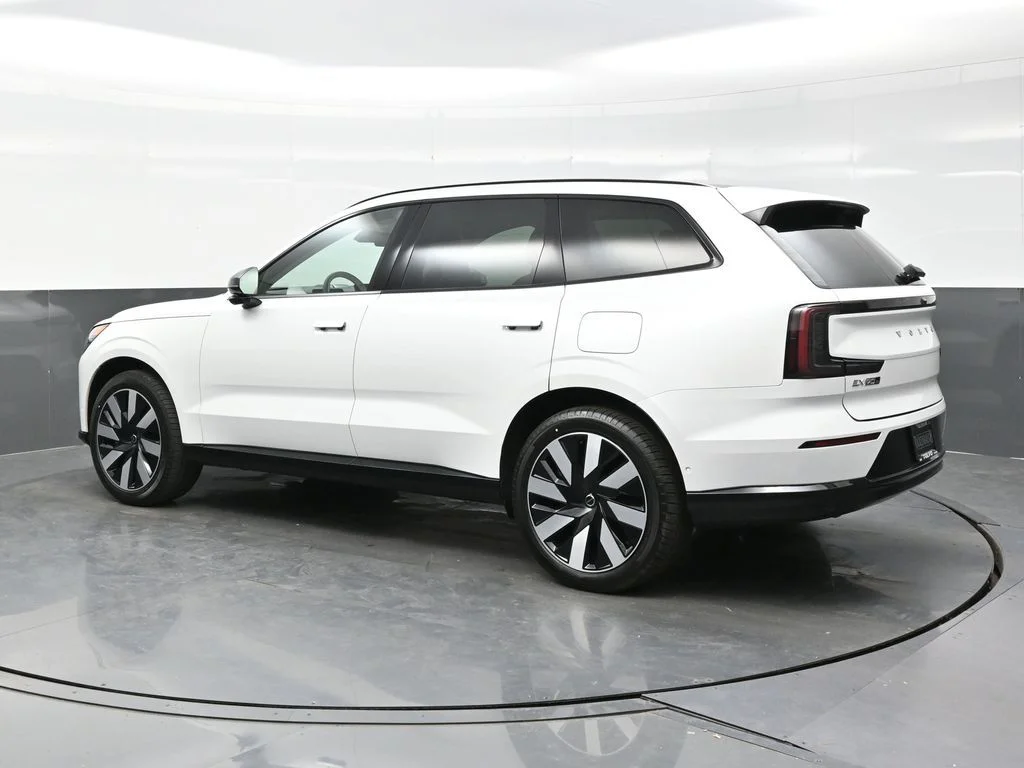 New 2026 Crystal White Volvo Twin Motor Plus image 4