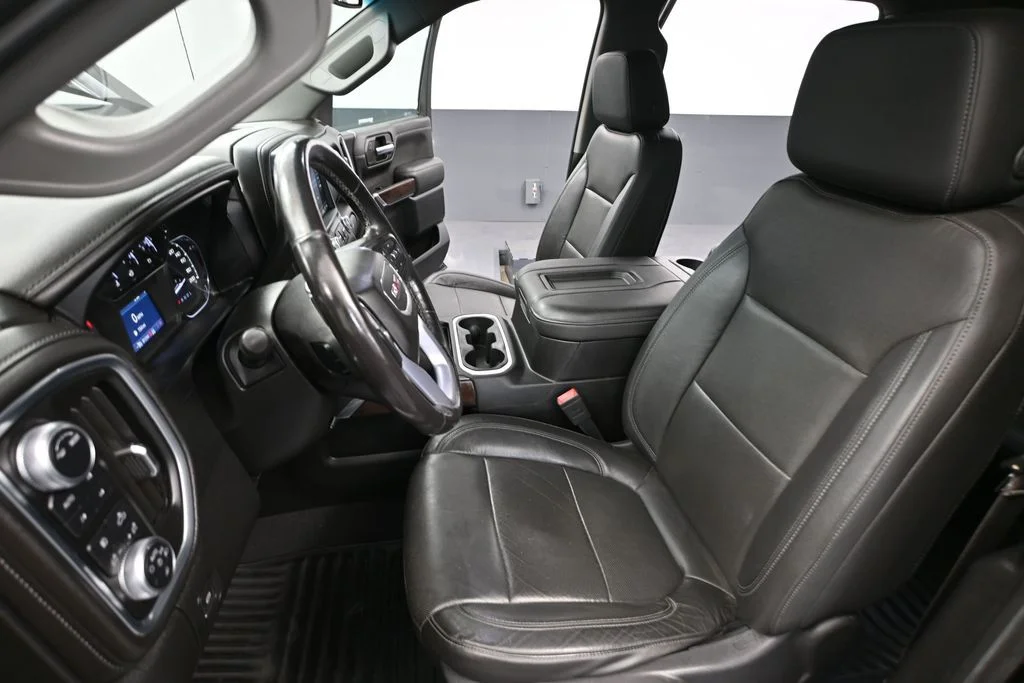 Used 2020 Black GMC SLT image 25
