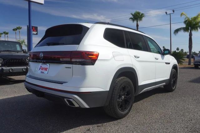 New 2026 Opal White Pearl Volkswagen 2.0T Peak Edition image 7