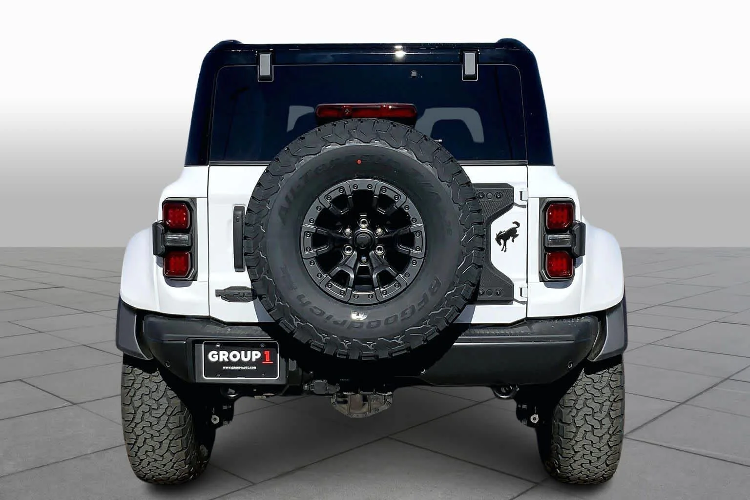 New 2025 Oxford White Ford Raptor image 4