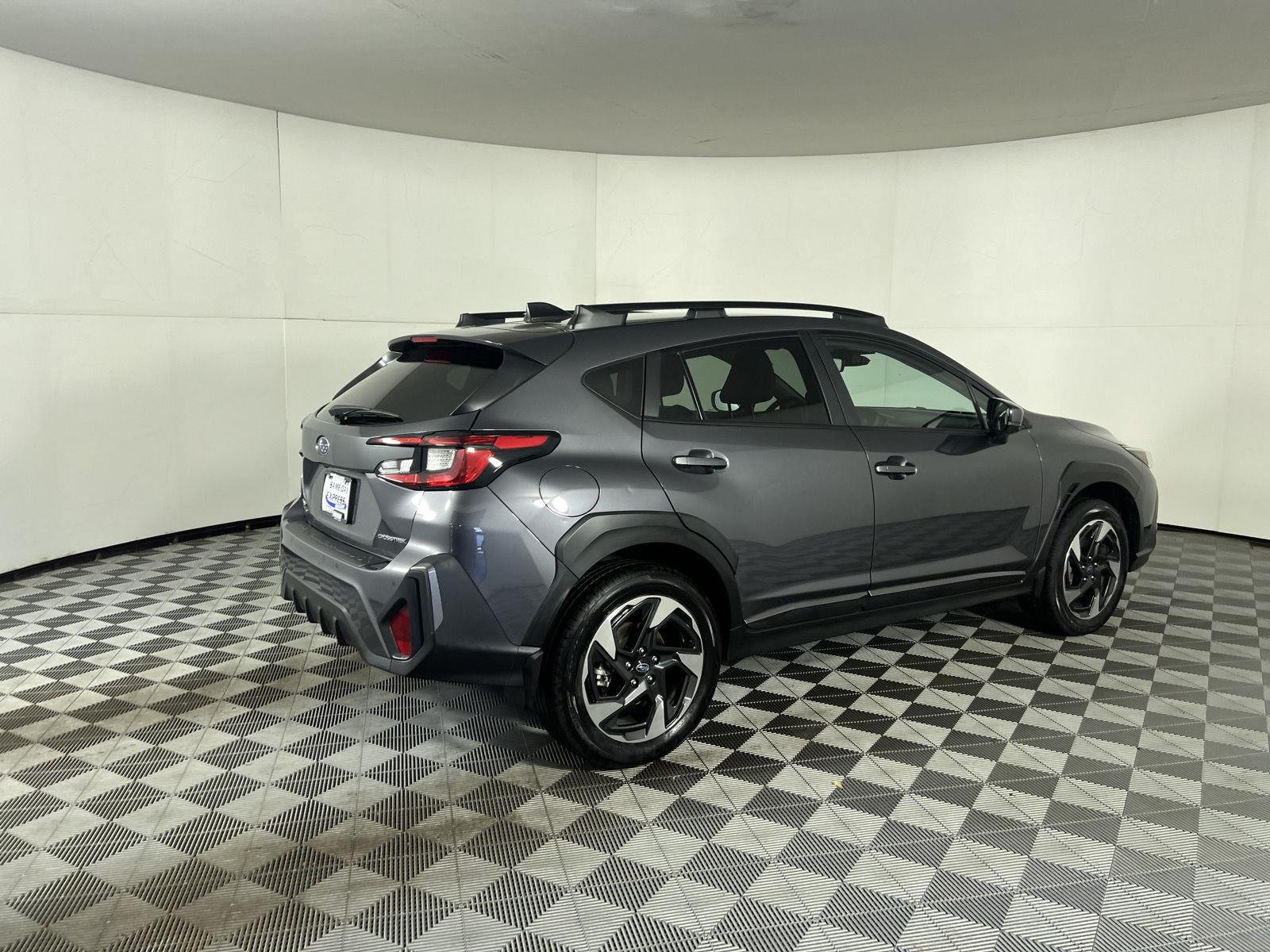 Used 2024 Magnetite Gray Metallic Subaru Limited image 9