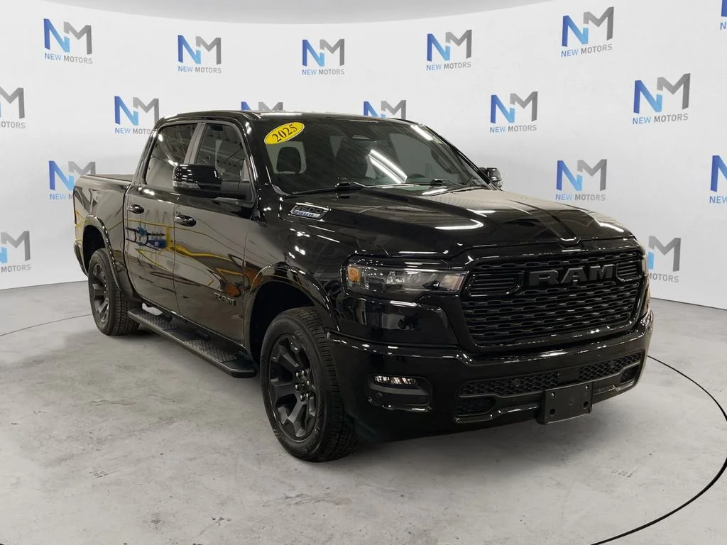 Used 2025 Diamond Black Ram Big Horn/Lone Star image 7