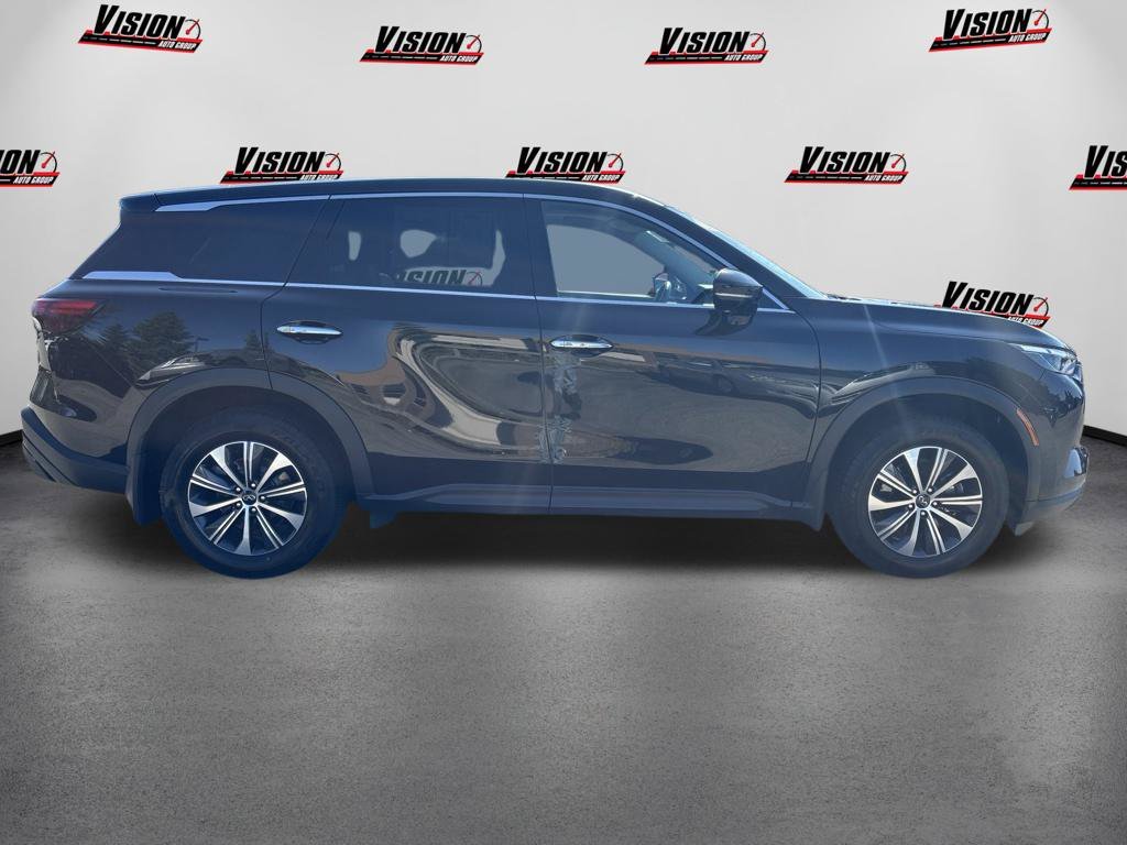 Used 2024 Black INFINITI PURE image 4