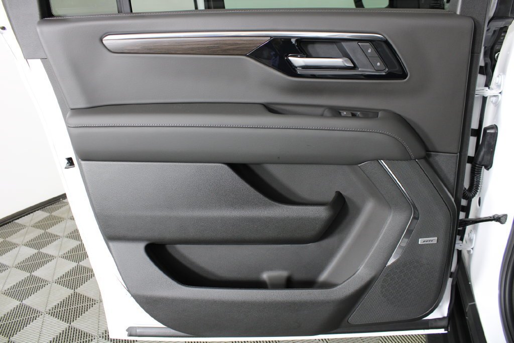 2027 Chevrolet Suburban LT - Photo 14