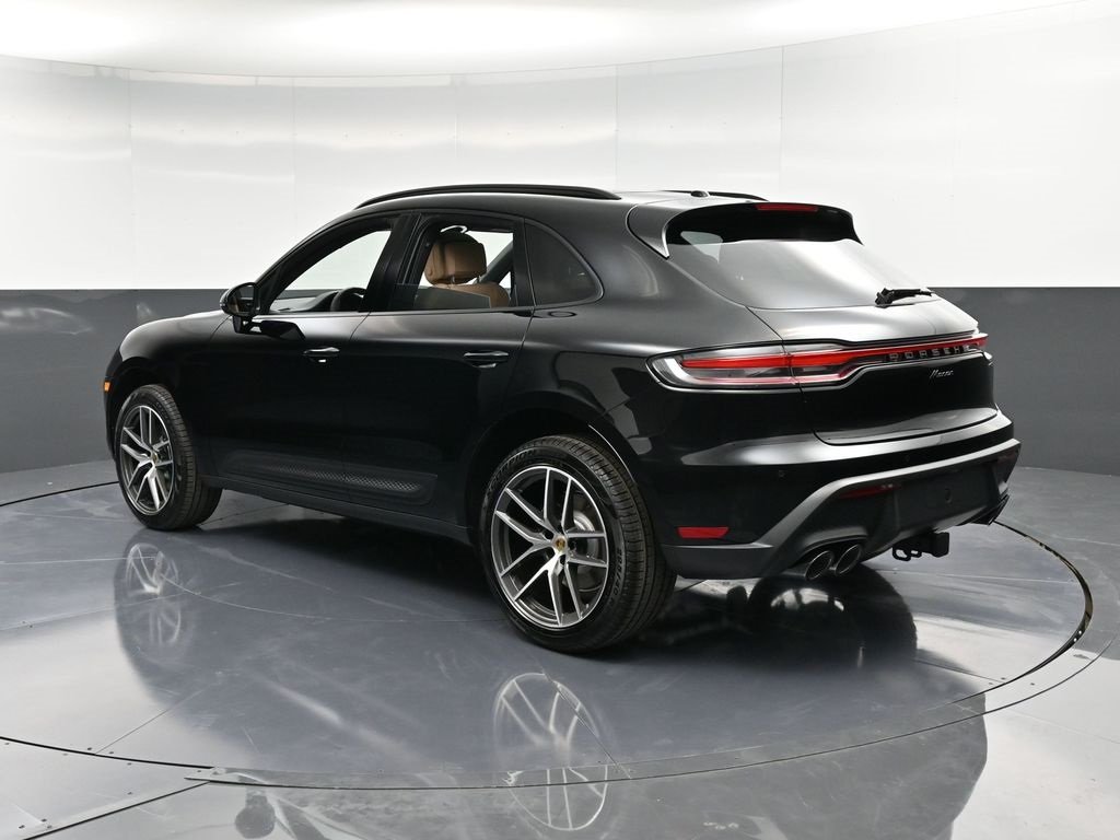 2026 Porsche Macan T photo 2