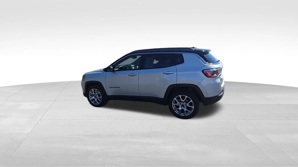 Used 2025 Silver Jeep Limited image 6