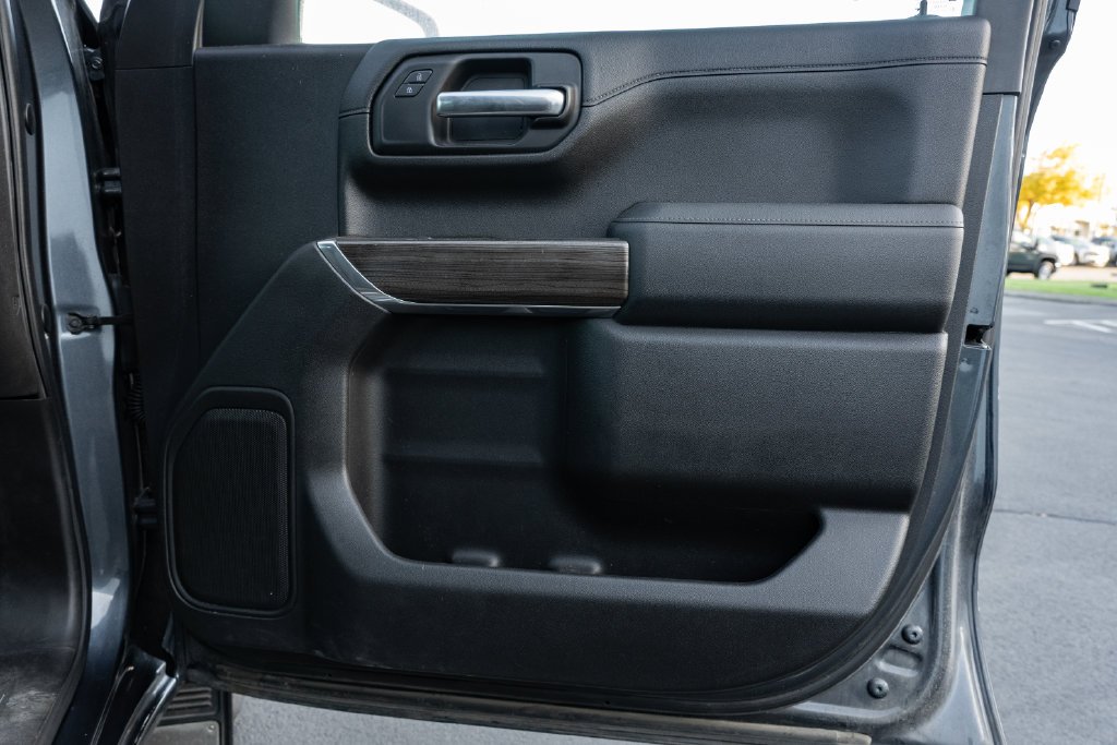 Used 2019 Blue Chevrolet LT image 27