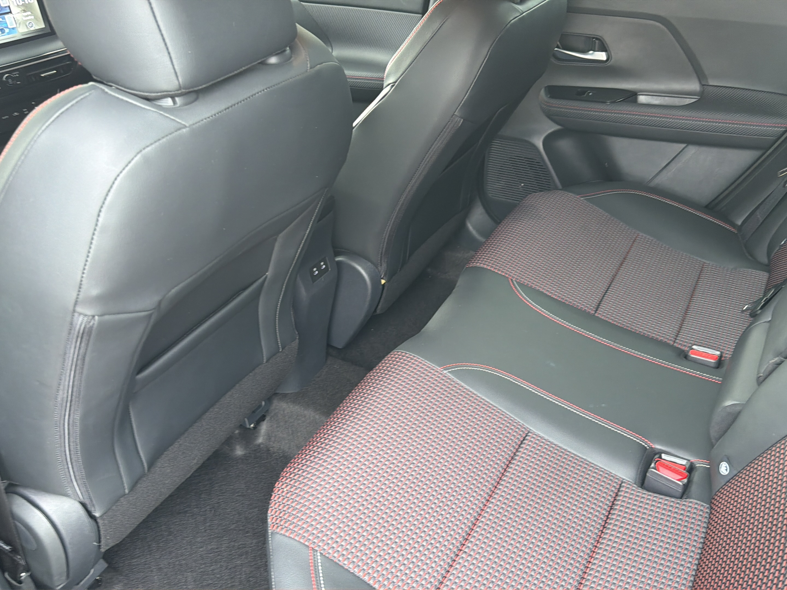 Certified Used 2025 Brown Nissan SR image 32