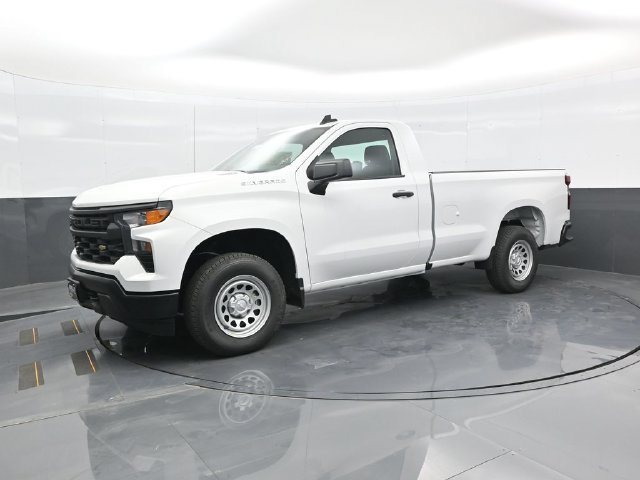 New 2026 Summit White Chevrolet WT image 3