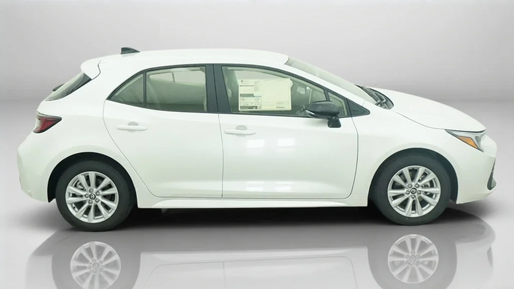 New 2027 Wind Chill Pearl Toyota SE image 7