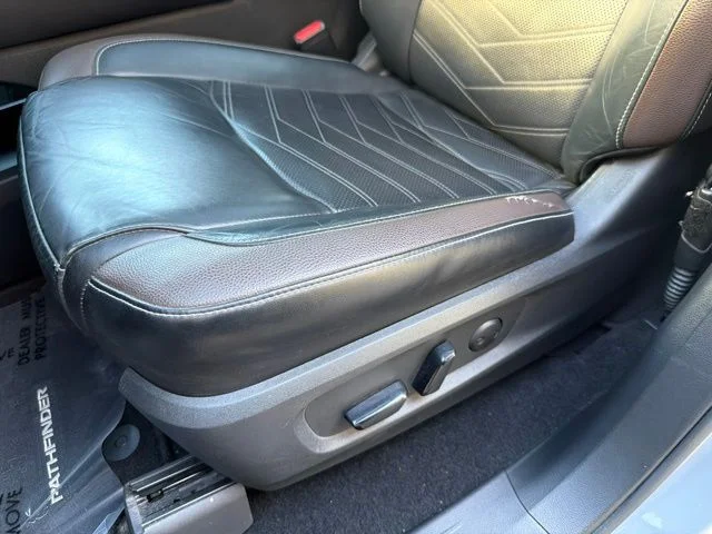 Used 2022 Gray Nissan Platinum image 23