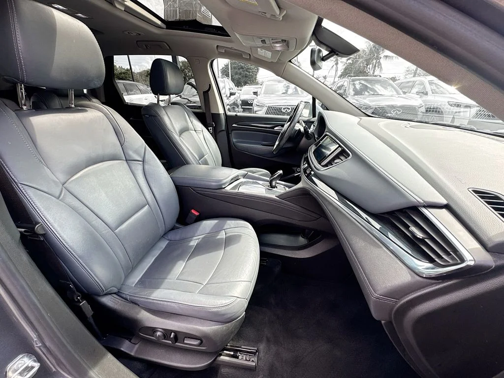 Used 2020  Buick Essence image 29