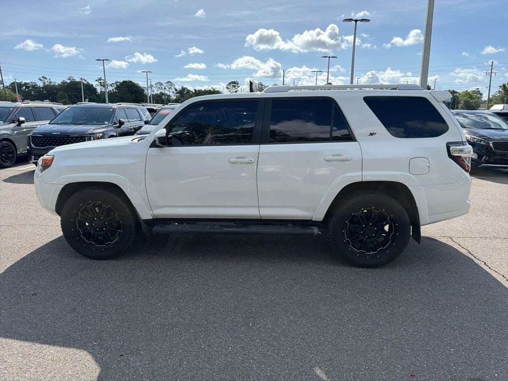 Used 2016 White Toyota SR5 image 7