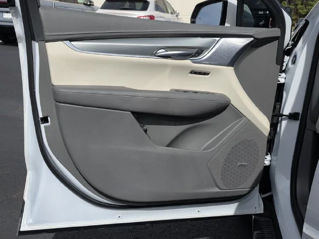 Used 2024 Crystal White Tri-Coat Cadillac Premium Luxury image 17