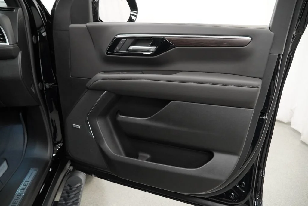 New 2026 Black Chevrolet Z71 image 30