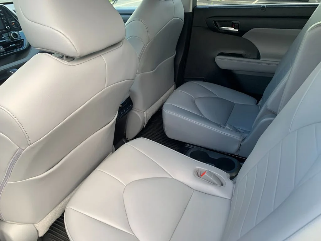 Used 2020 White Toyota XLE image 14