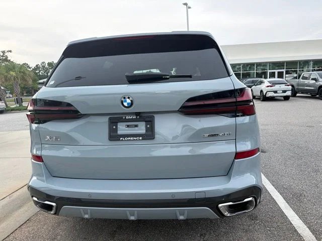 Used 2026 Gray BMW sDrive40i image 4
