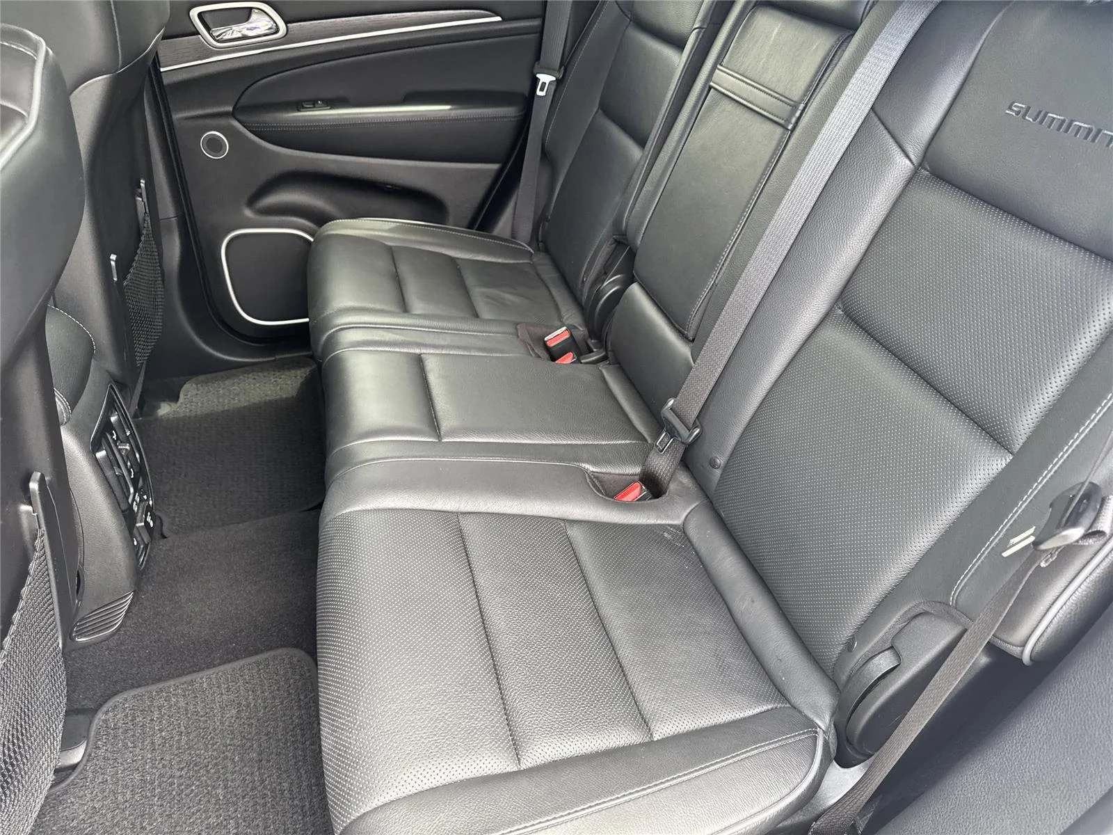 Used 2021 Ivory 3-Coat Jeep Summit image 30