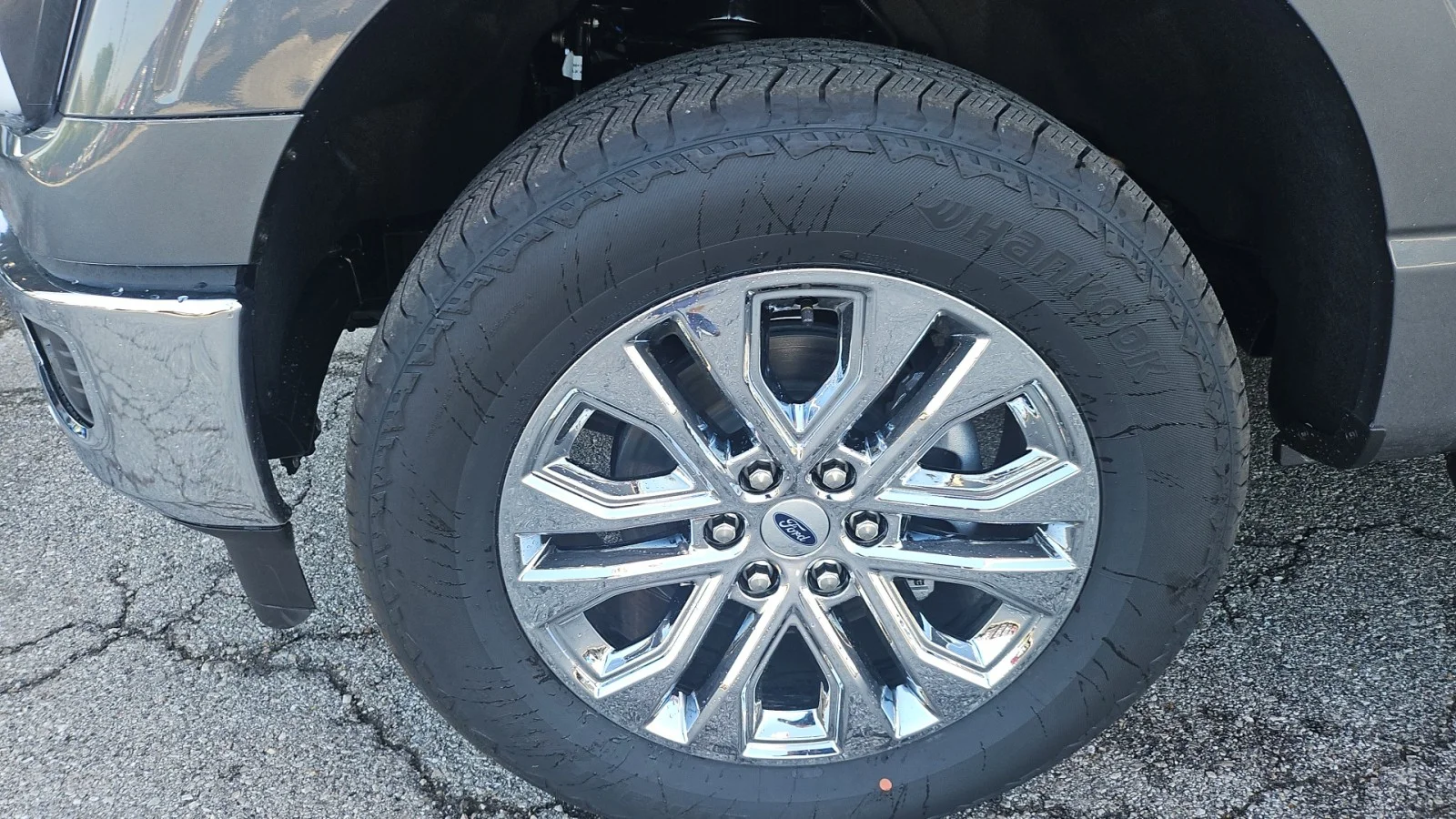 New 2026 Carbonized Gray Metallic Ford Lariat 4WD image 5