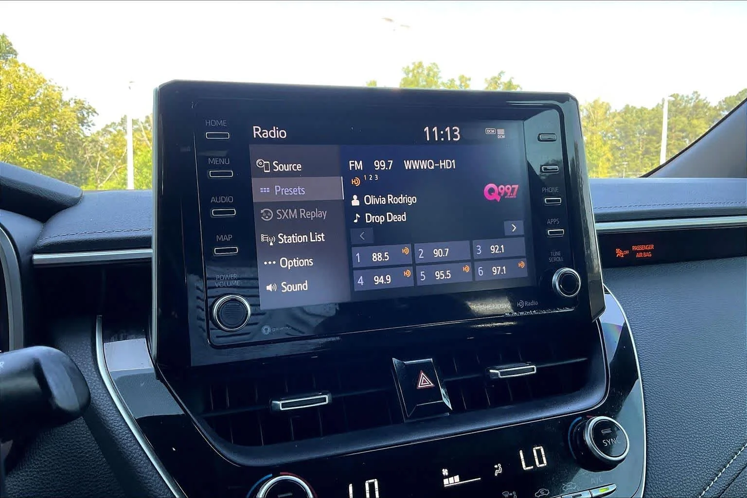 Used 2021 Wind Chill Pearl Toyota XSE image 31