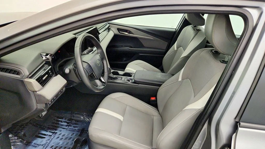 Used 2025 Heavy Metal Toyota SE w/ Power Moonroof, Cold Weather Pkg & Convenience Pkg image 19